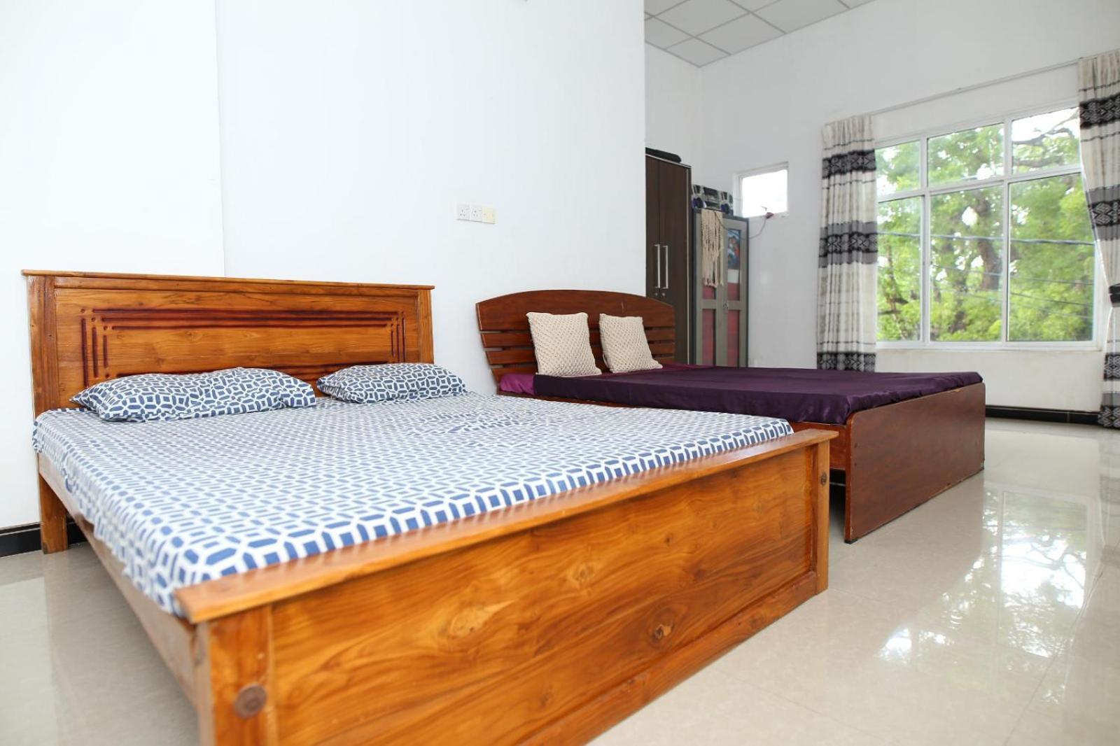 Sujee'S Guest House With Two Bed Rooms Anuradhapura Bagian luar foto