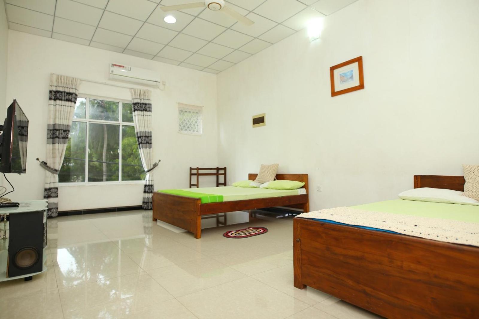 Sujee'S Guest House With Two Bed Rooms Anuradhapura Bagian luar foto