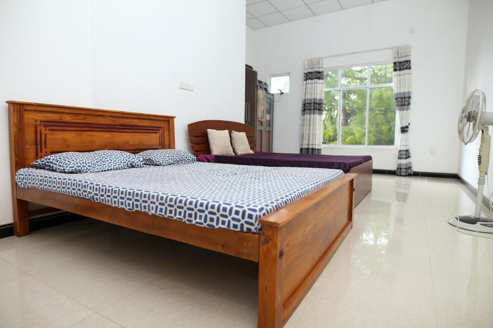 Sujee'S Guest House With Two Bed Rooms Anuradhapura Bagian luar foto