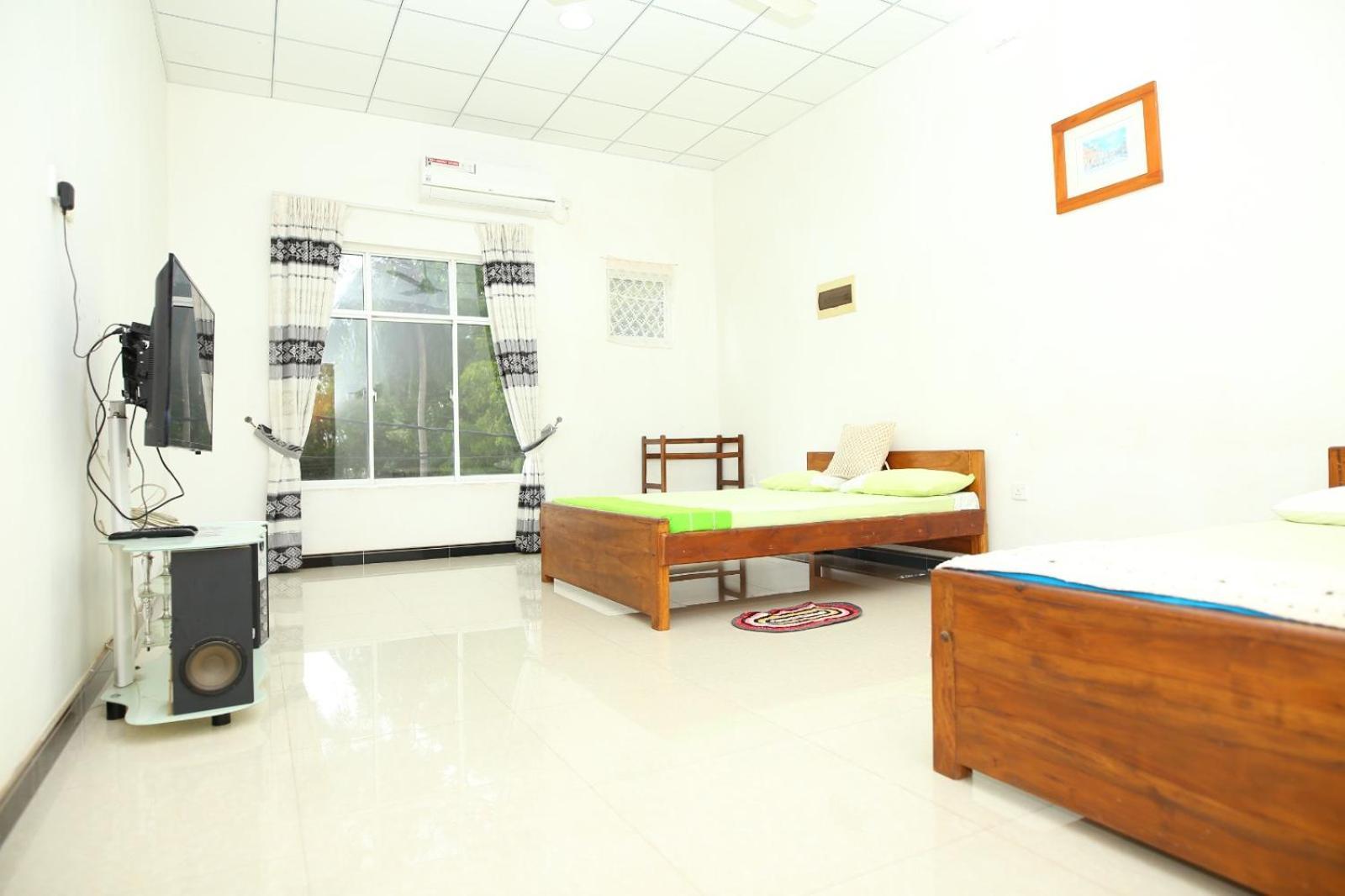 Sujee'S Guest House With Two Bed Rooms Anuradhapura Bagian luar foto
