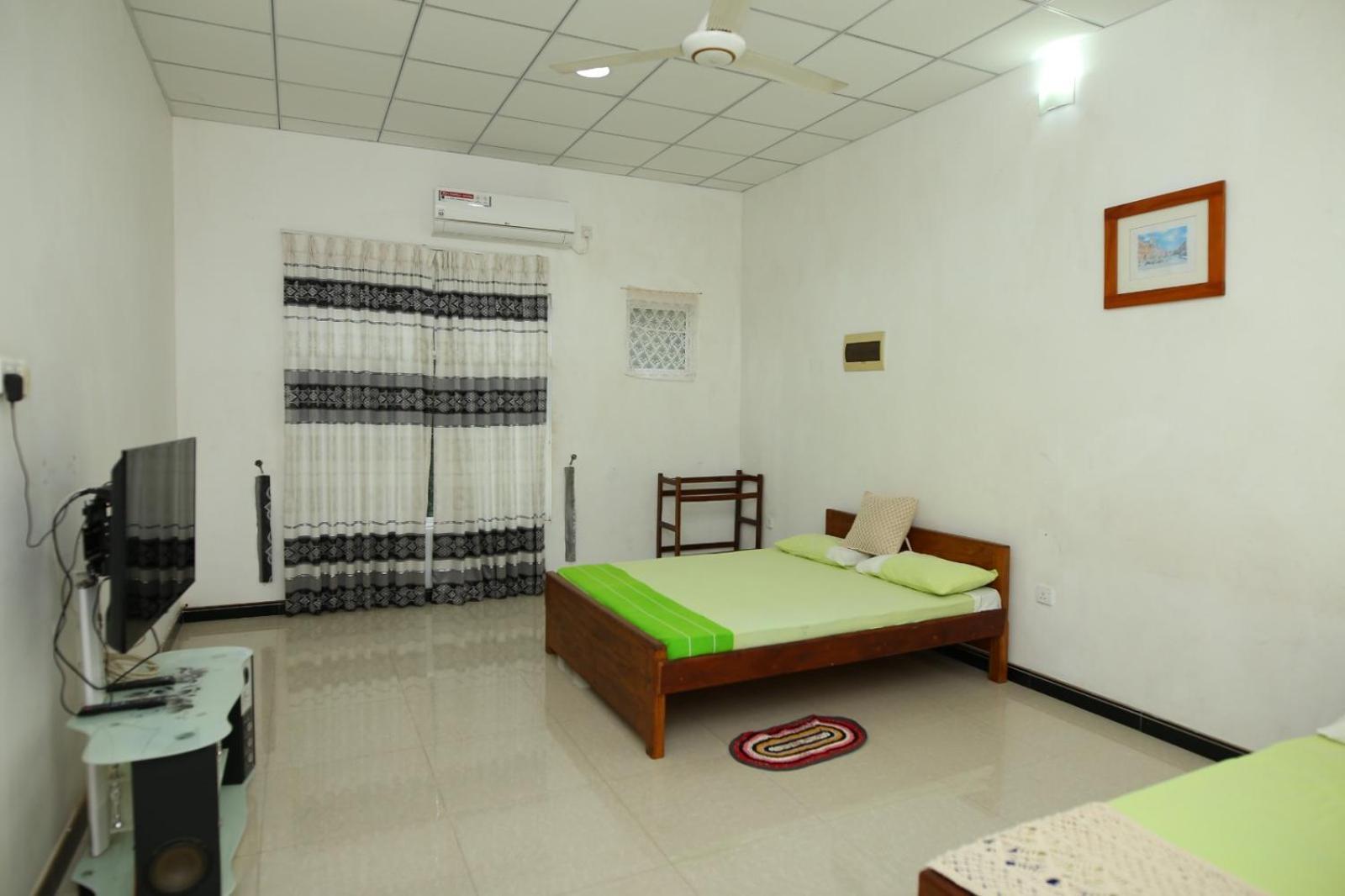 Sujee'S Guest House With Two Bed Rooms Anuradhapura Bagian luar foto