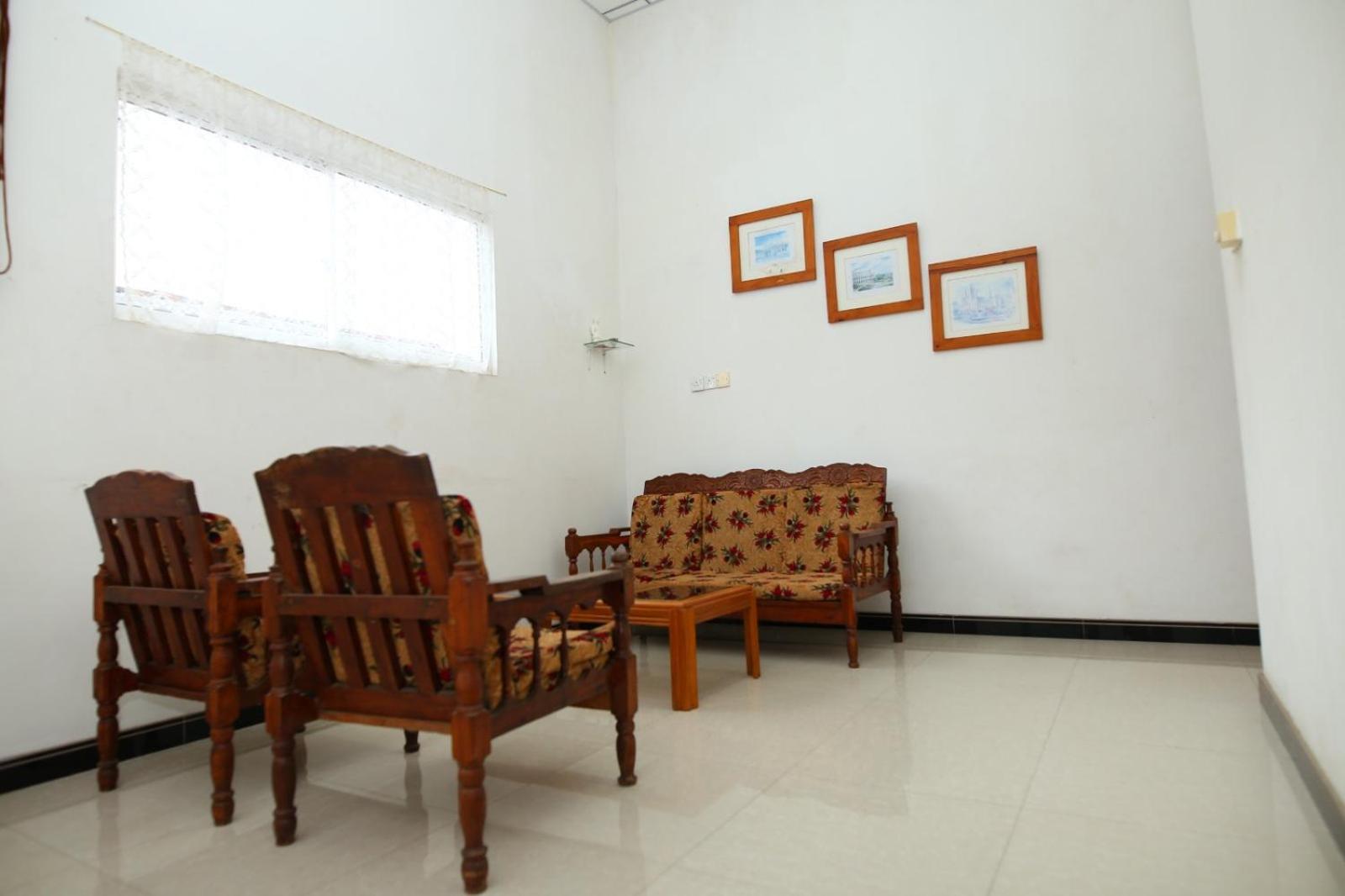 Sujee'S Guest House With Two Bed Rooms Anuradhapura Bagian luar foto